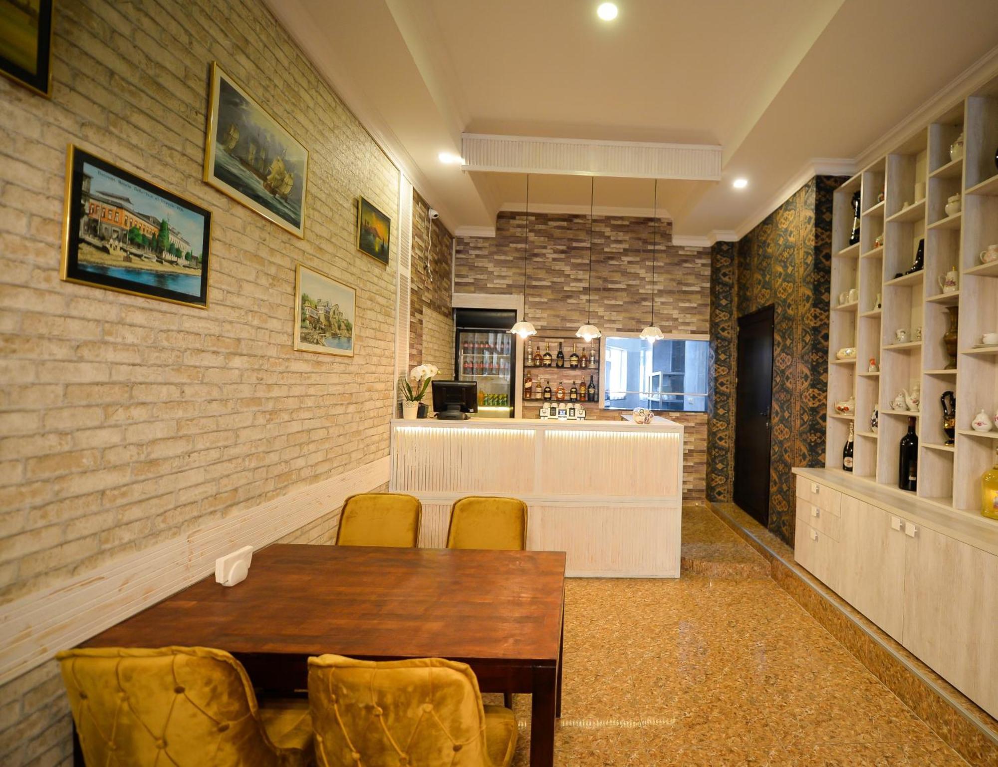 באטומי Aura Boutique Hotel מראה חיצוני תמונה