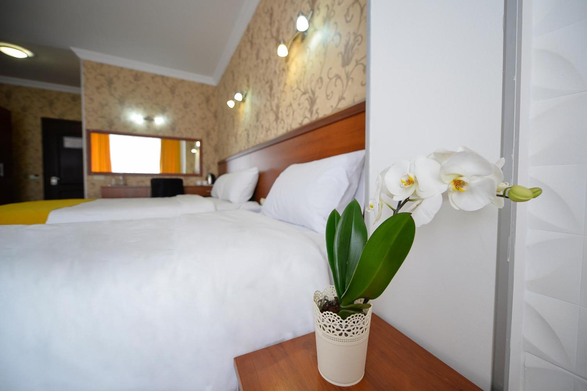 באטומי Aura Boutique Hotel מראה חיצוני תמונה