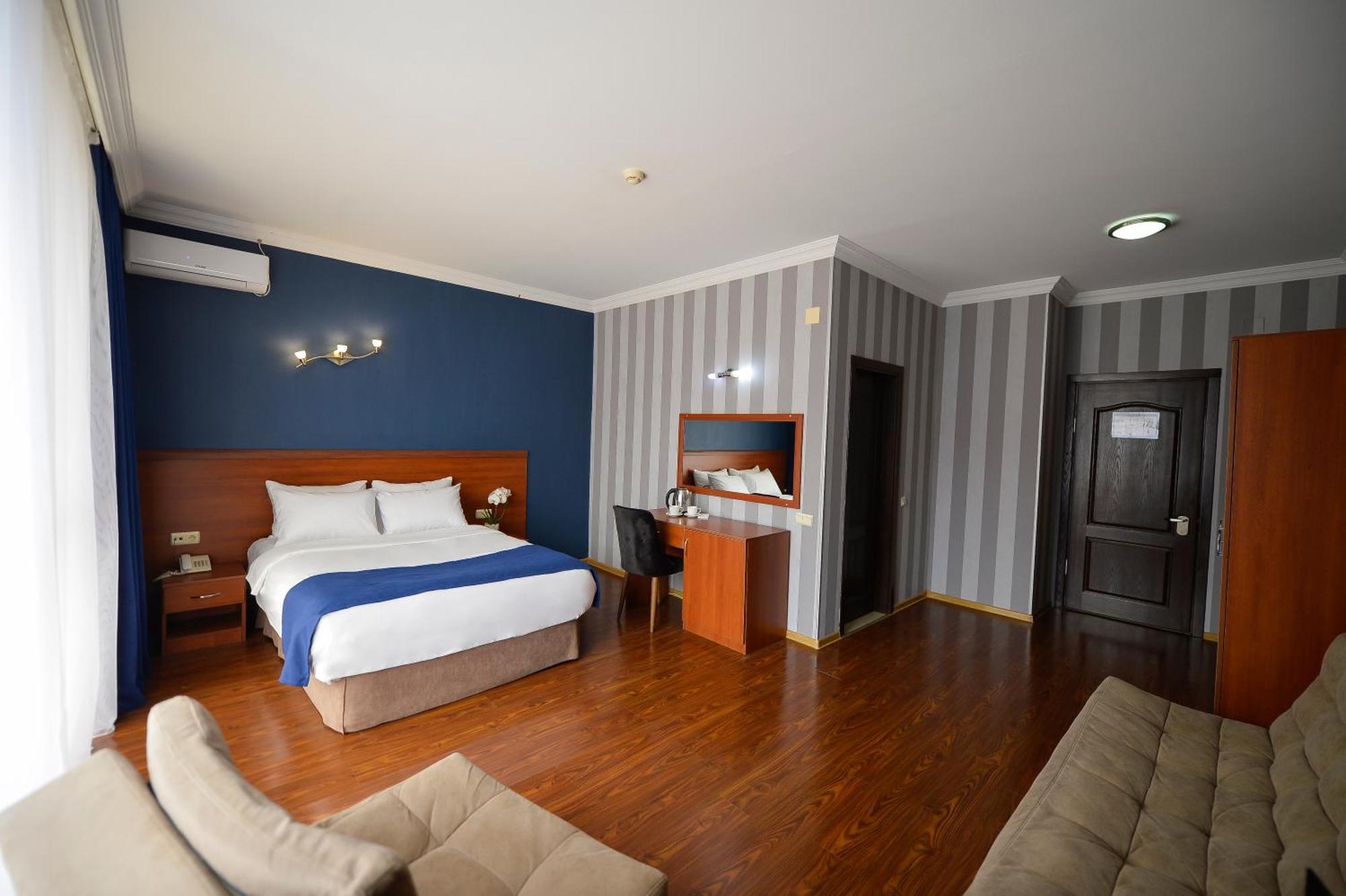 באטומי Aura Boutique Hotel מראה חיצוני תמונה