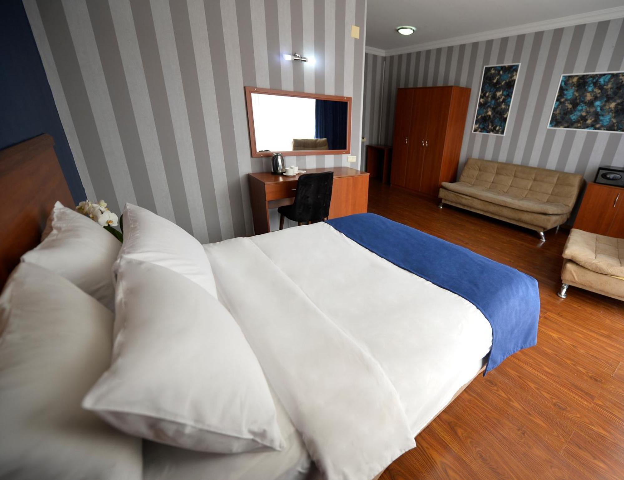 באטומי Aura Boutique Hotel חדר תמונה
